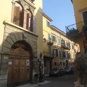 Protezione Della Giovane - Female Vérone